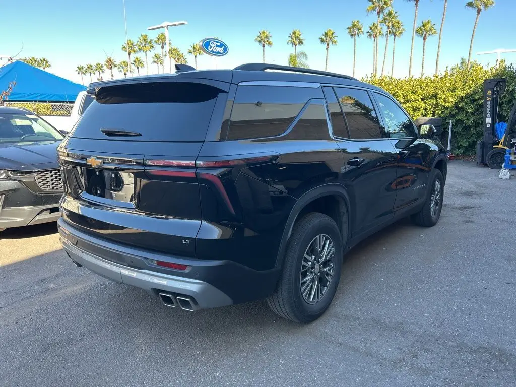 2024 Chevrolet Traverse 1LT photo 3
