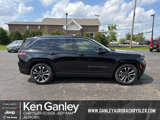 2022 Jeep Grand Cherokee Overland 4x4's photo