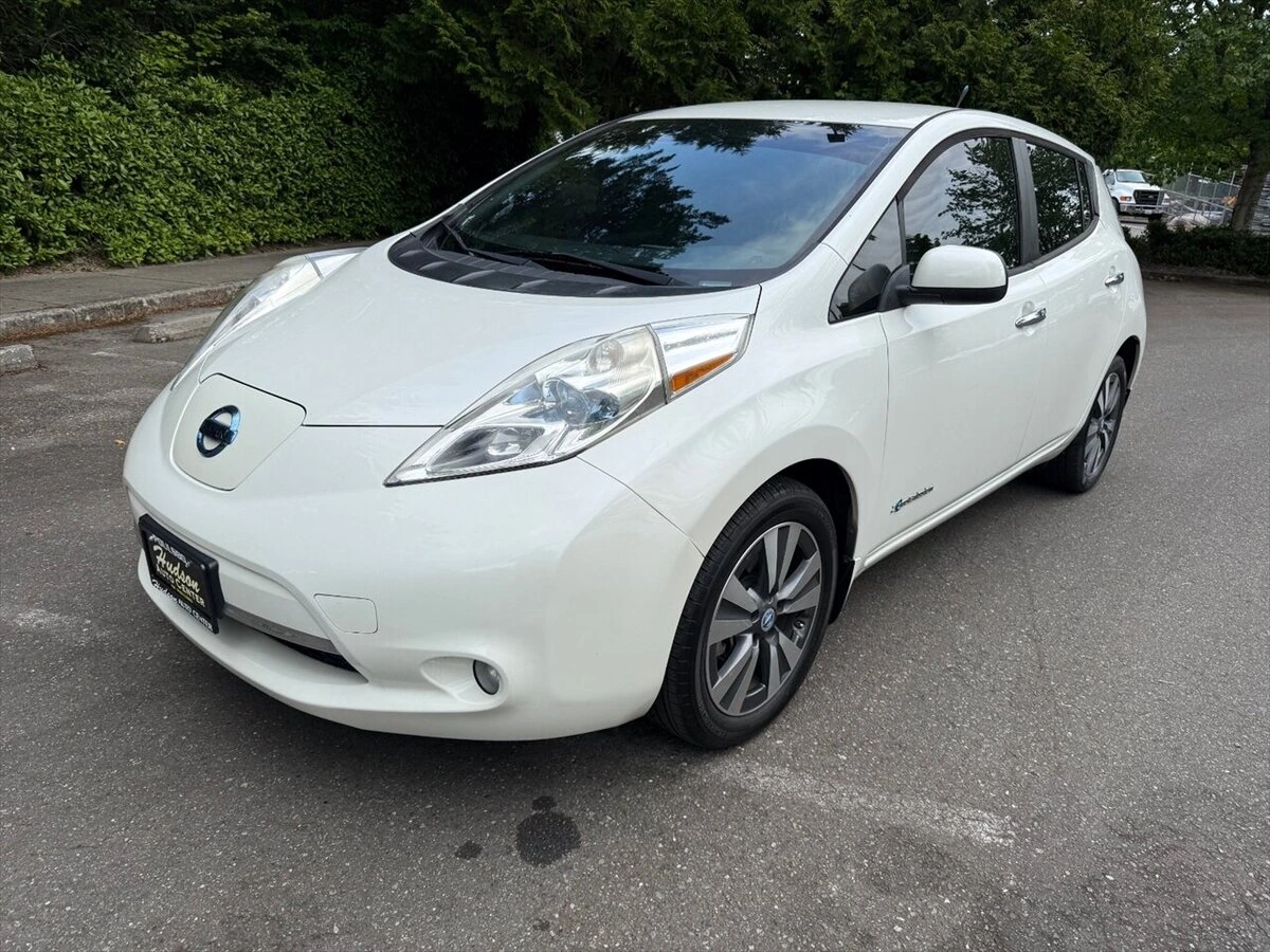 2013 Nissan Leaf SL's photo