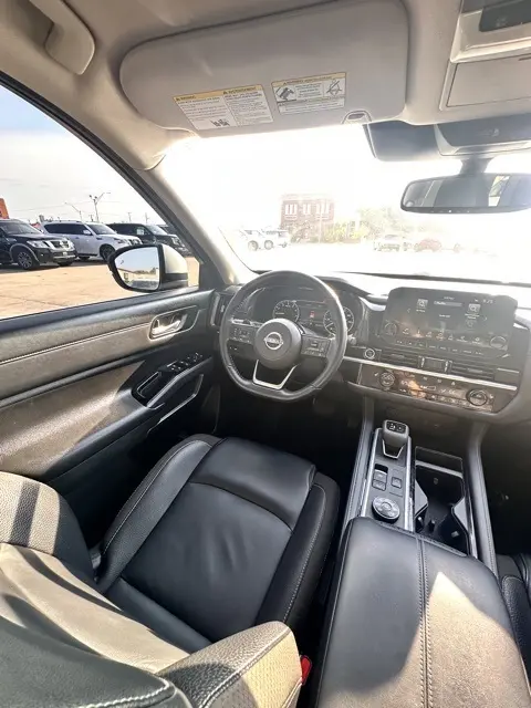 2022 Nissan Pathfinder SL photo 24