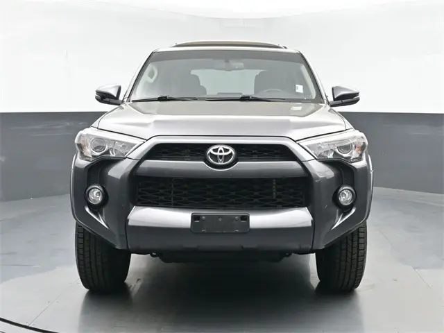2019 Toyota 4Runner SR5 photo 3