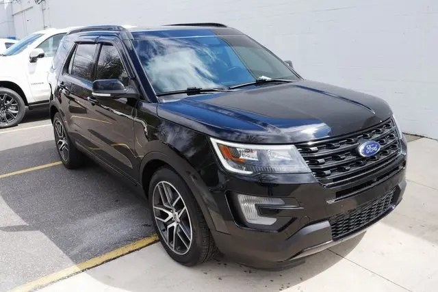 Used 2017 Ford Explorer Sport with VIN 1FM5K8GT1HGA28063 for sale in Garrettsville, OH