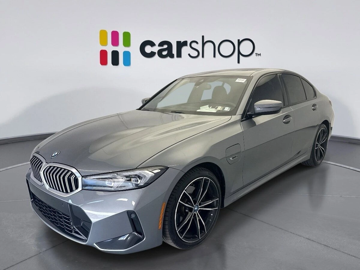 2023 BMW 3 Series 330e xDrive Sedan's photo