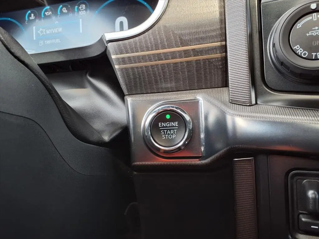 2023 Ford F-150 Platinum photo 34