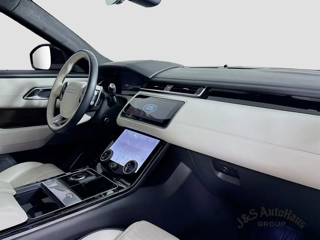 2018 Land Rover Range Rover Velar R-Dynamic HSE photo 33