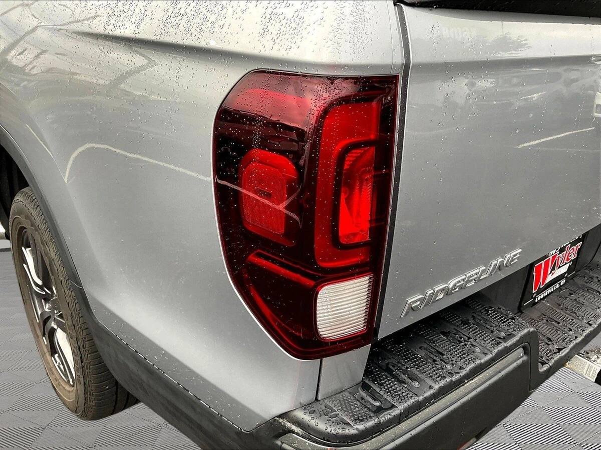 2019 Honda Ridgeline Sport - Photo 23