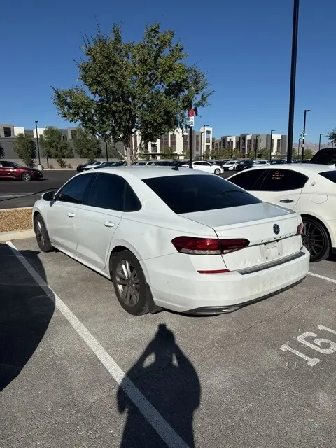 2021 Volkswagen Passat 2.0T S photo 3