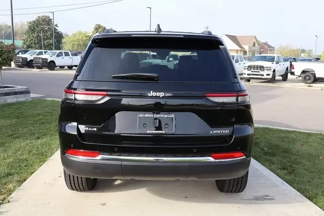 2025 Jeep Grand Cherokee Limited photo 26