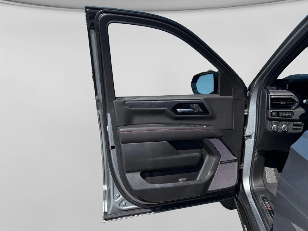 2026 GMC Yukon AT4 Ultimate - Photo 18