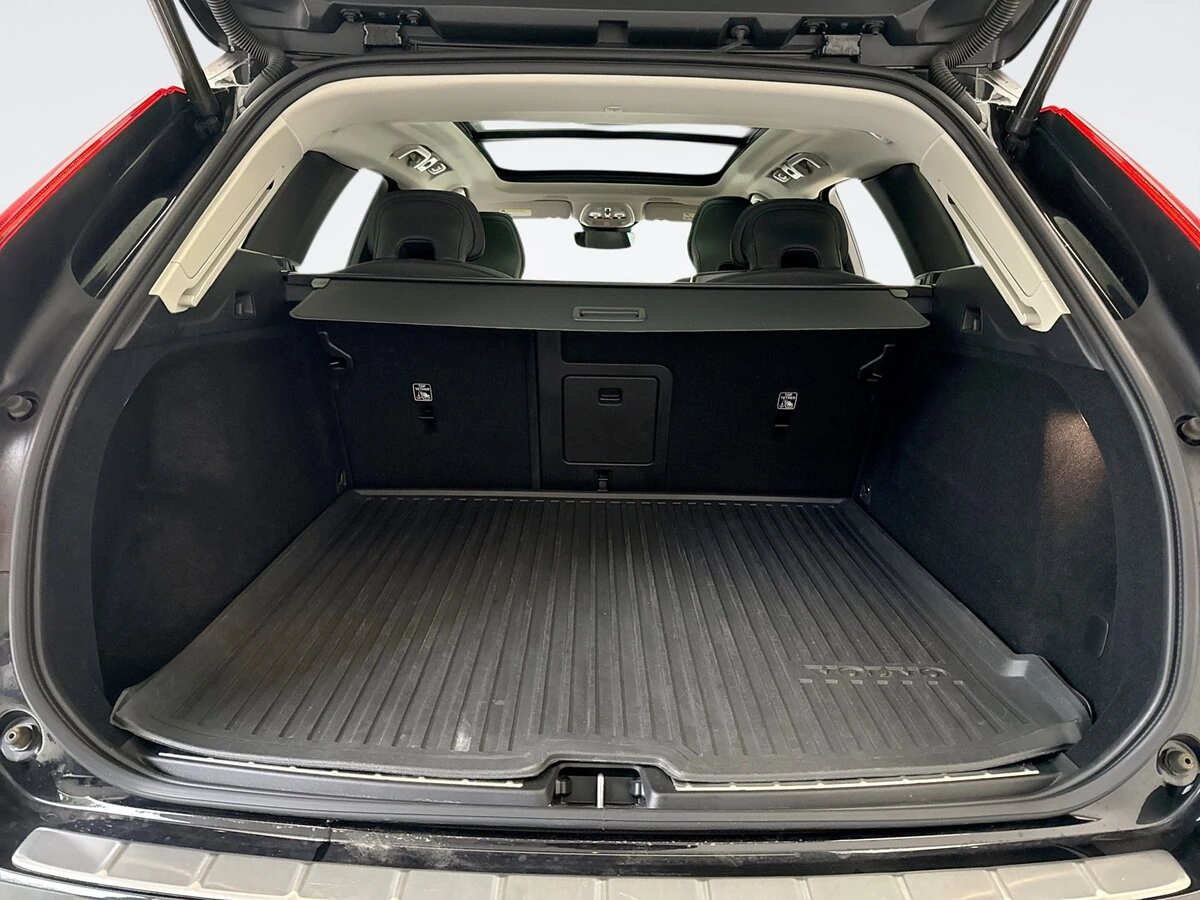 2023 Volvo - image 17