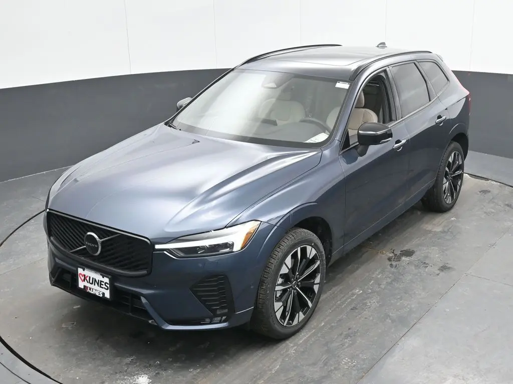 2026 Volvo - image 33