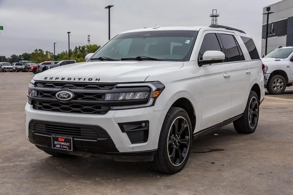 2022 Ford Expedition Limited photo 4
