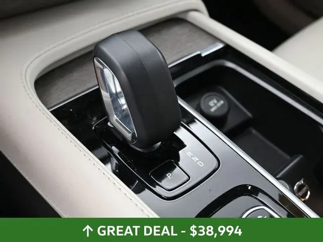 2023 Volvo XC90 Plus photo 15