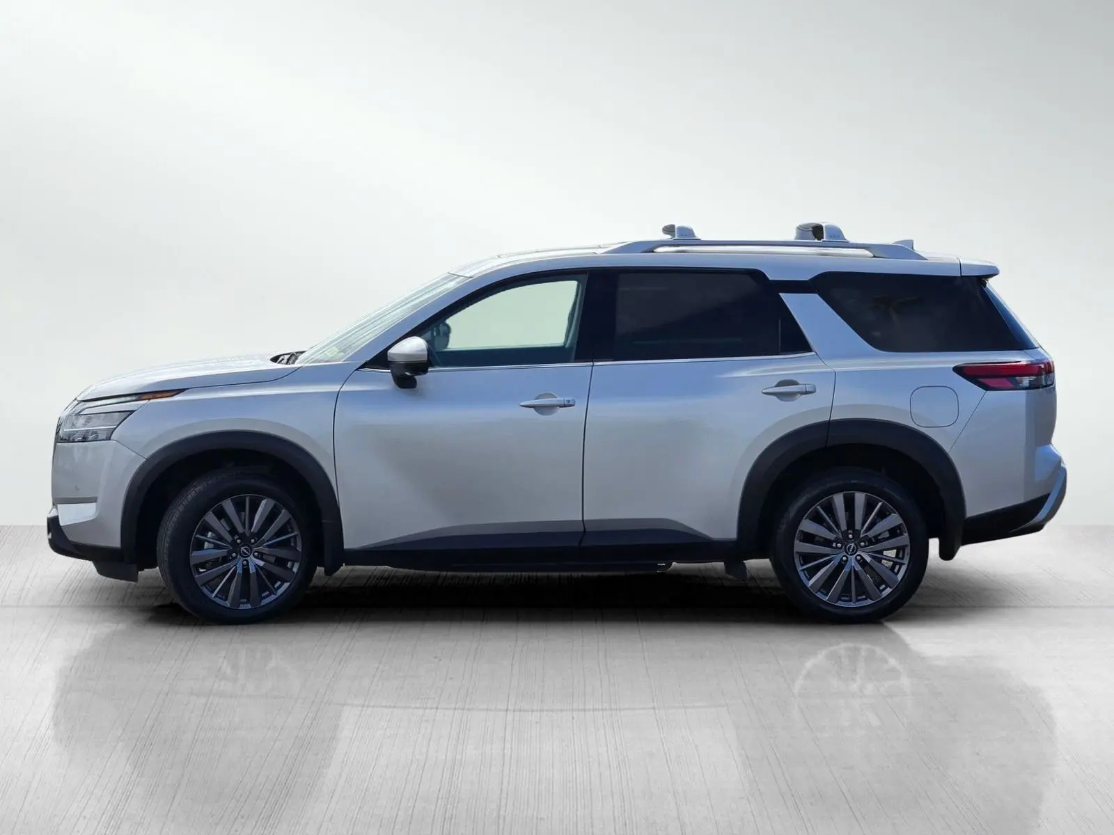 2024 Nissan Pathfinder SL photo 8