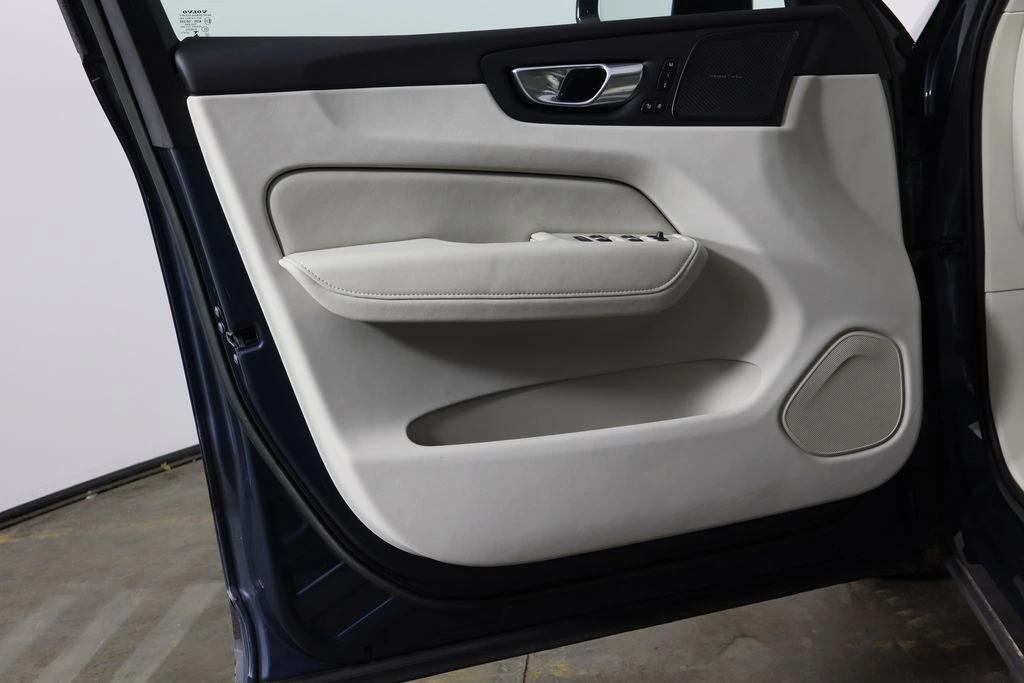 2023 Volvo - image 18