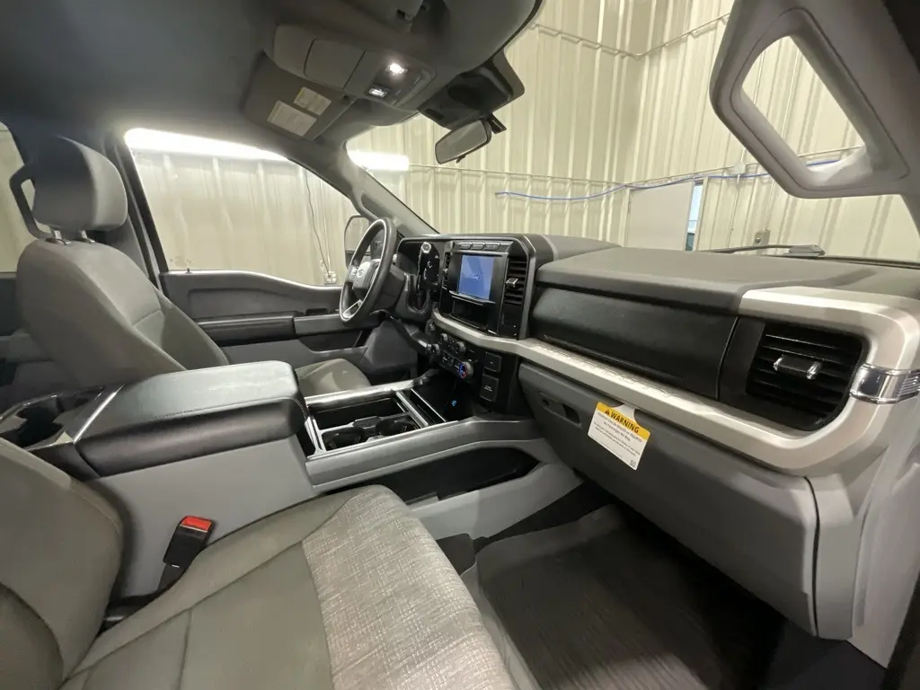 2024 Ford F-250 photo 13