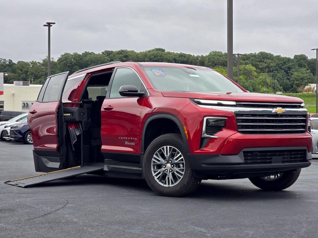 2026 Chevrolet Traverse FWD LT