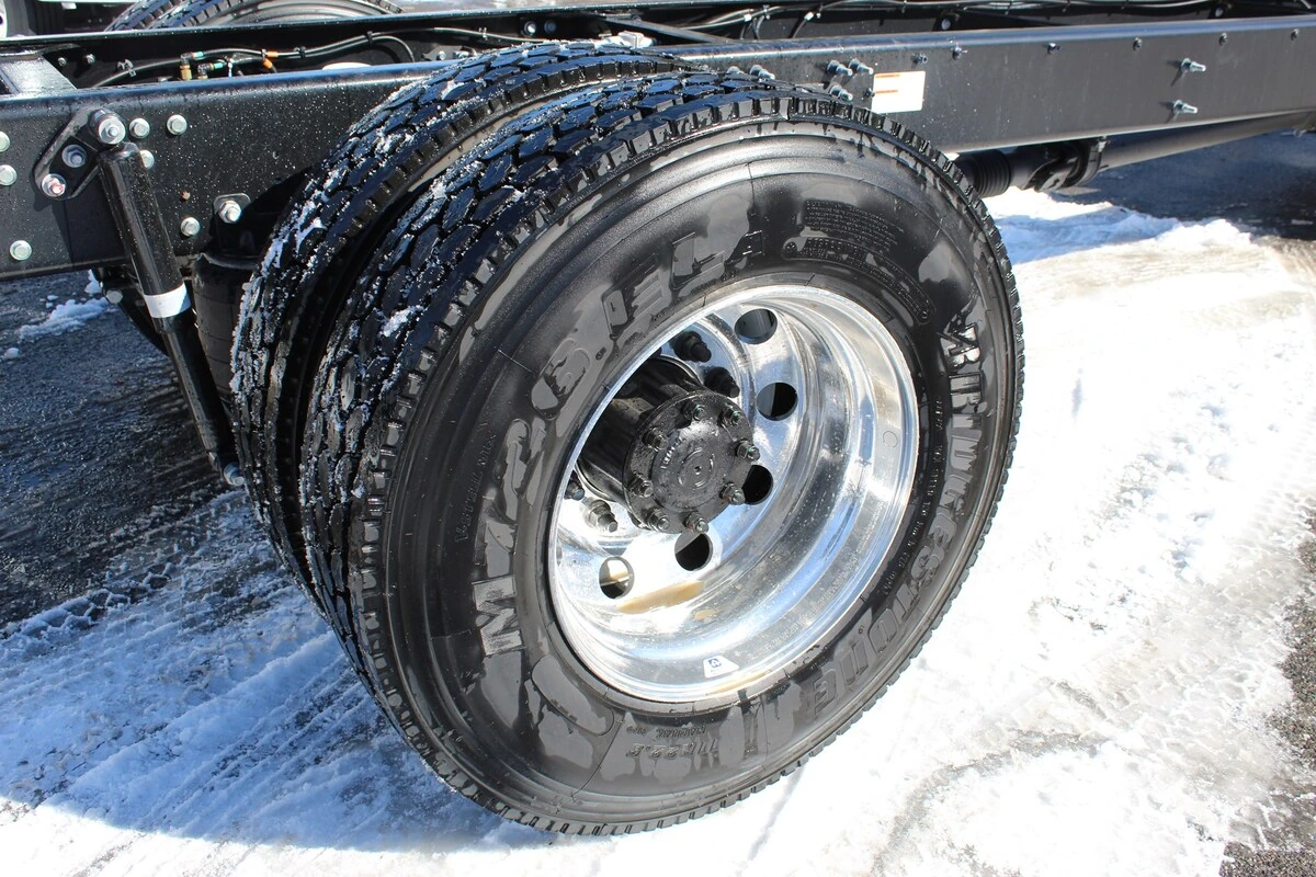 2025 Hino L6 - image 9