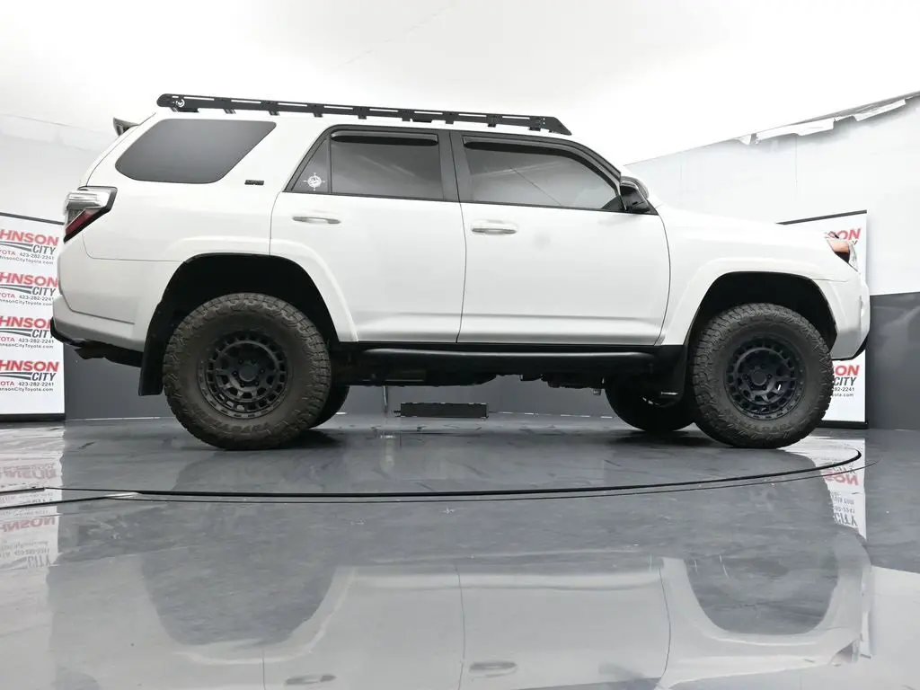 2021 Toyota 4Runner SR5 Premium 4WD photo 24