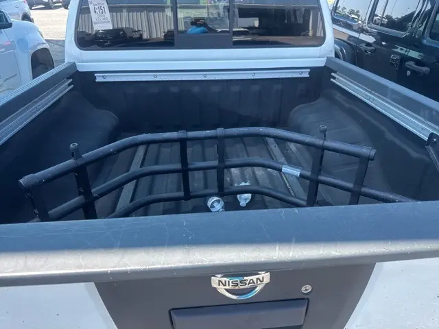 2020 Nissan Frontier SV Crew Cab photo 5