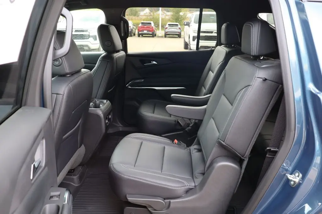 2026 Chevrolet Traverse 2LT photo 33