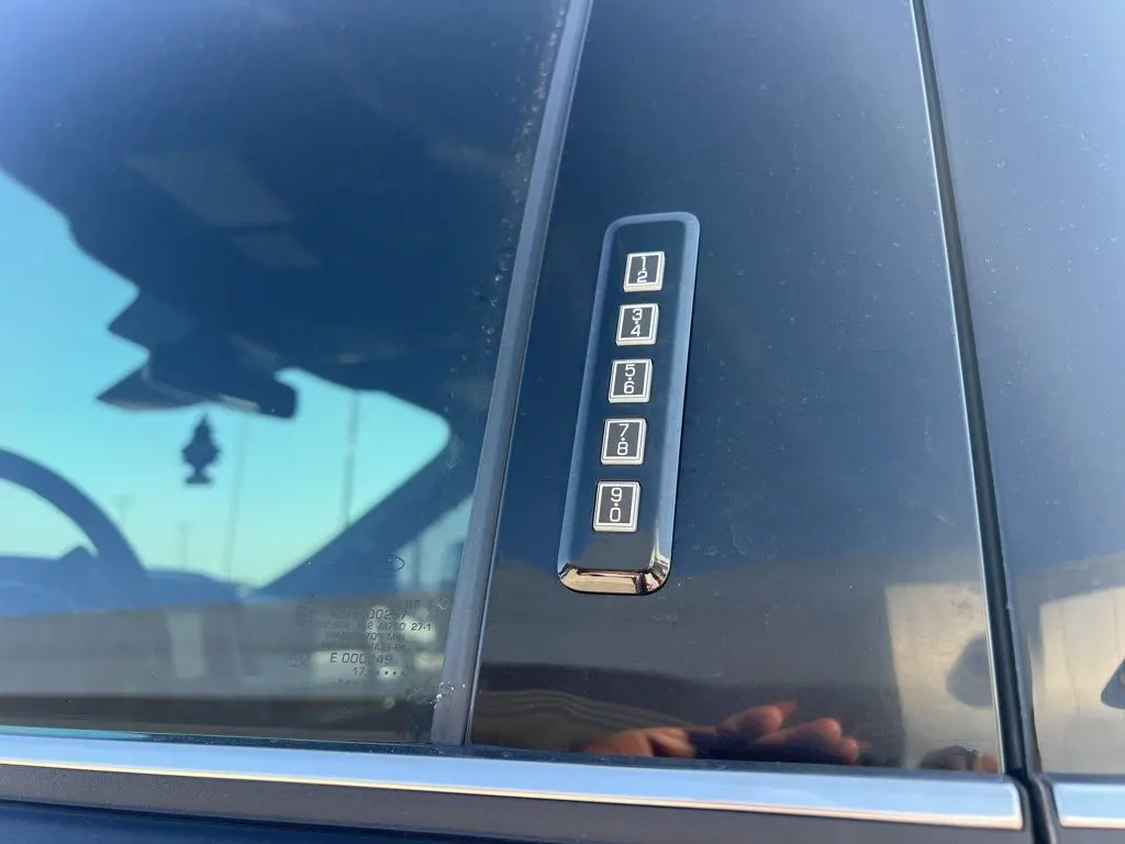 2017 Ford F-350 photo 3