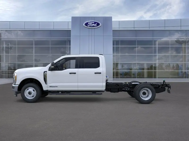 2025 Ford F-350 photo 4