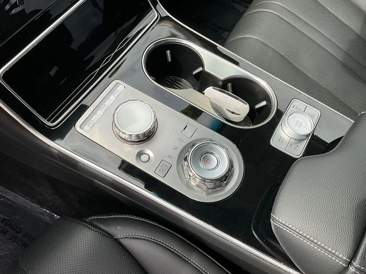 2025 GENESIS GV80 Standard - Photo 17