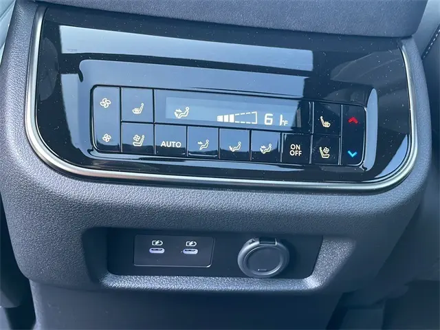2026 Infiniti QX80 photo 17