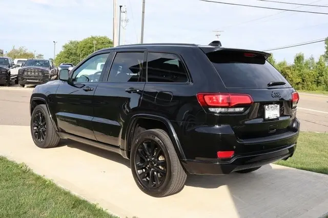 2020 Jeep Grand Cherokee Altitude photo 23