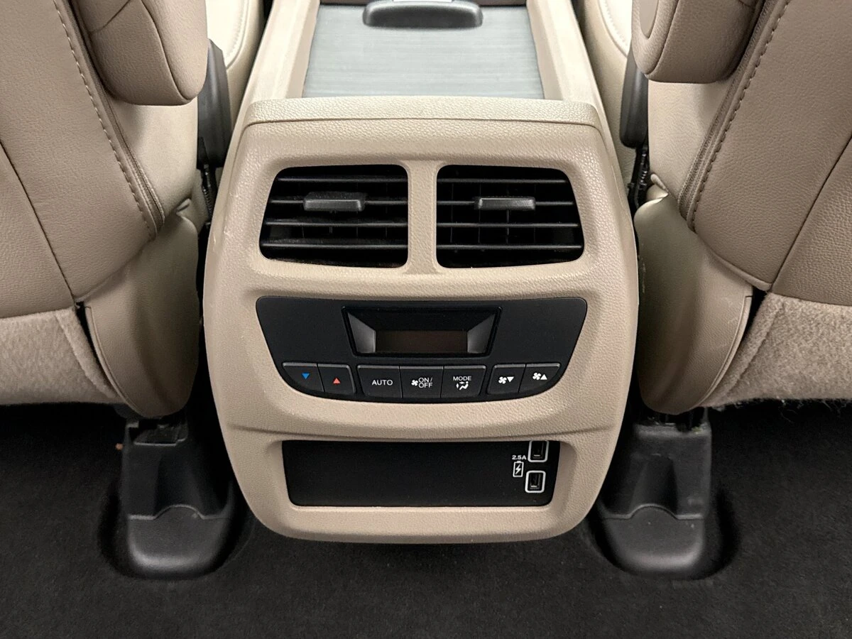 2022 Honda Pilot SE - Photo 16
