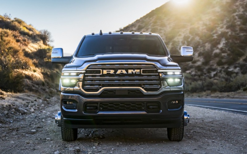Which engine is best for towing with a 2026 Ram 3500 for Moore, OK drivers?
