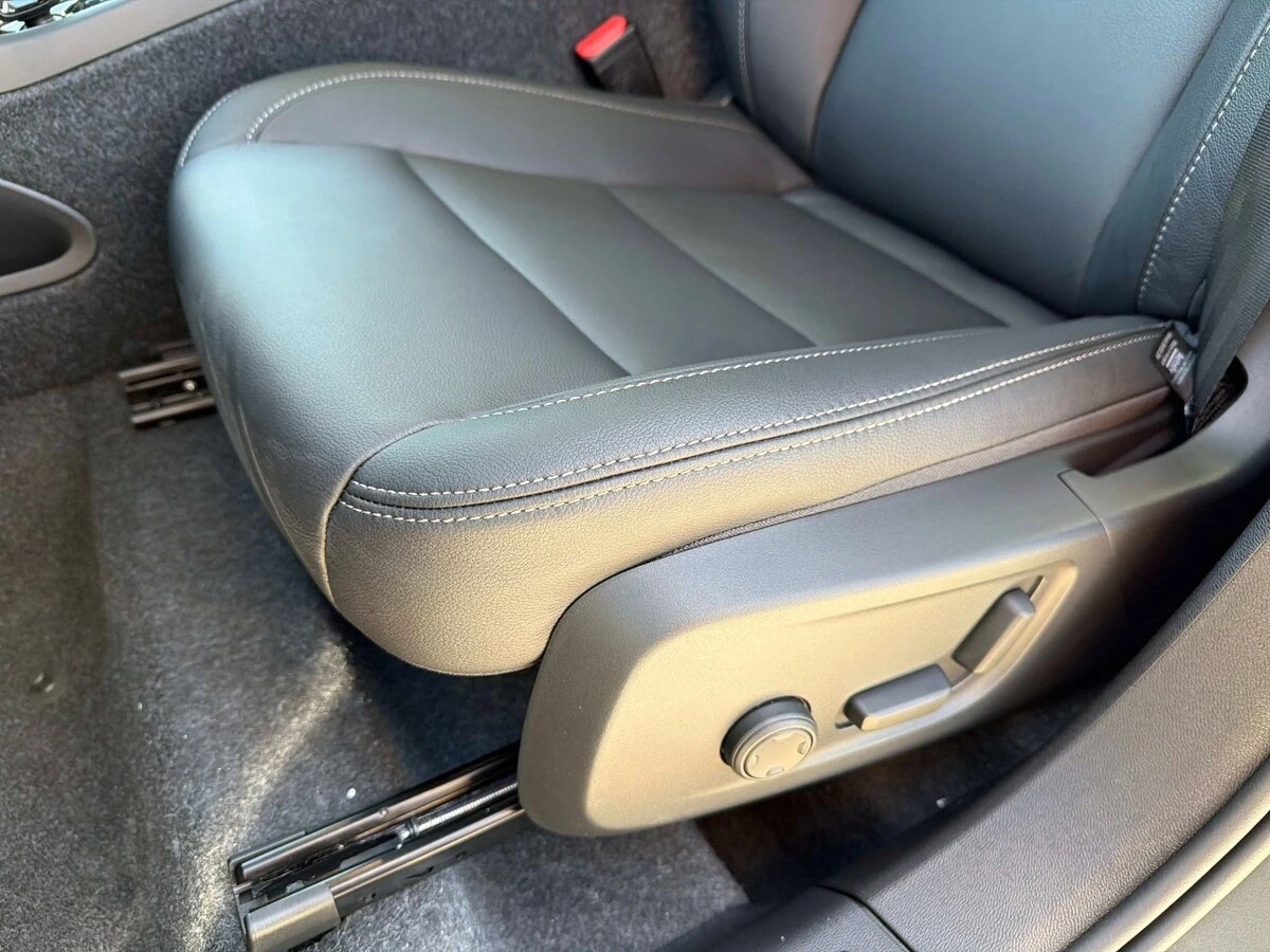 2026 Volvo - image 16