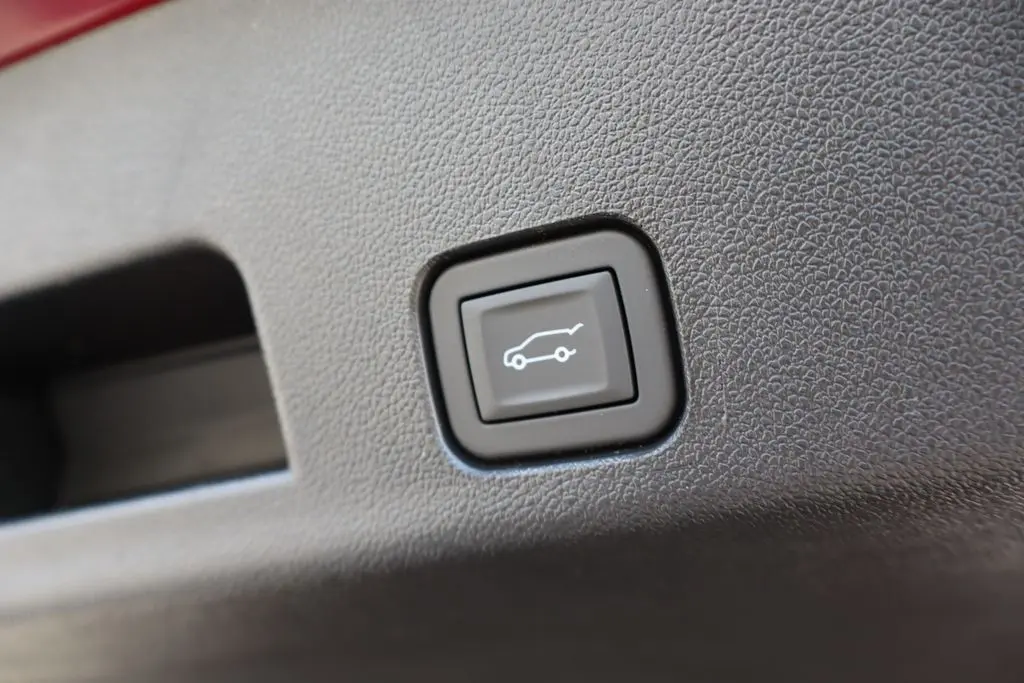 2026 Chevrolet Traverse 2LT photo 36