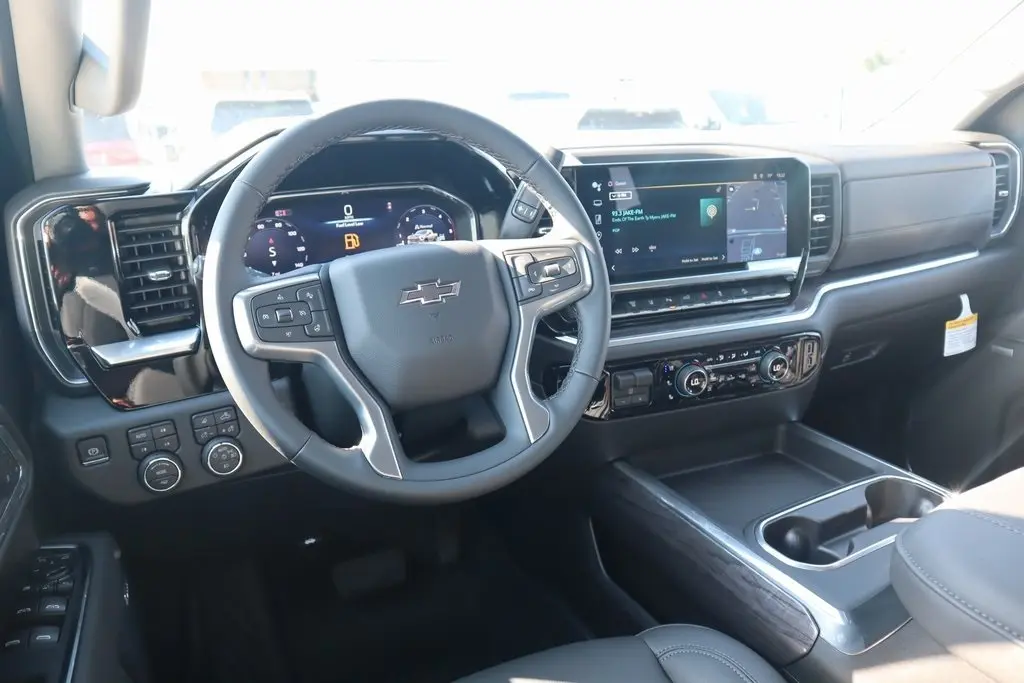 2026 Chevrolet Silverado 2500HD LTZ photo 2