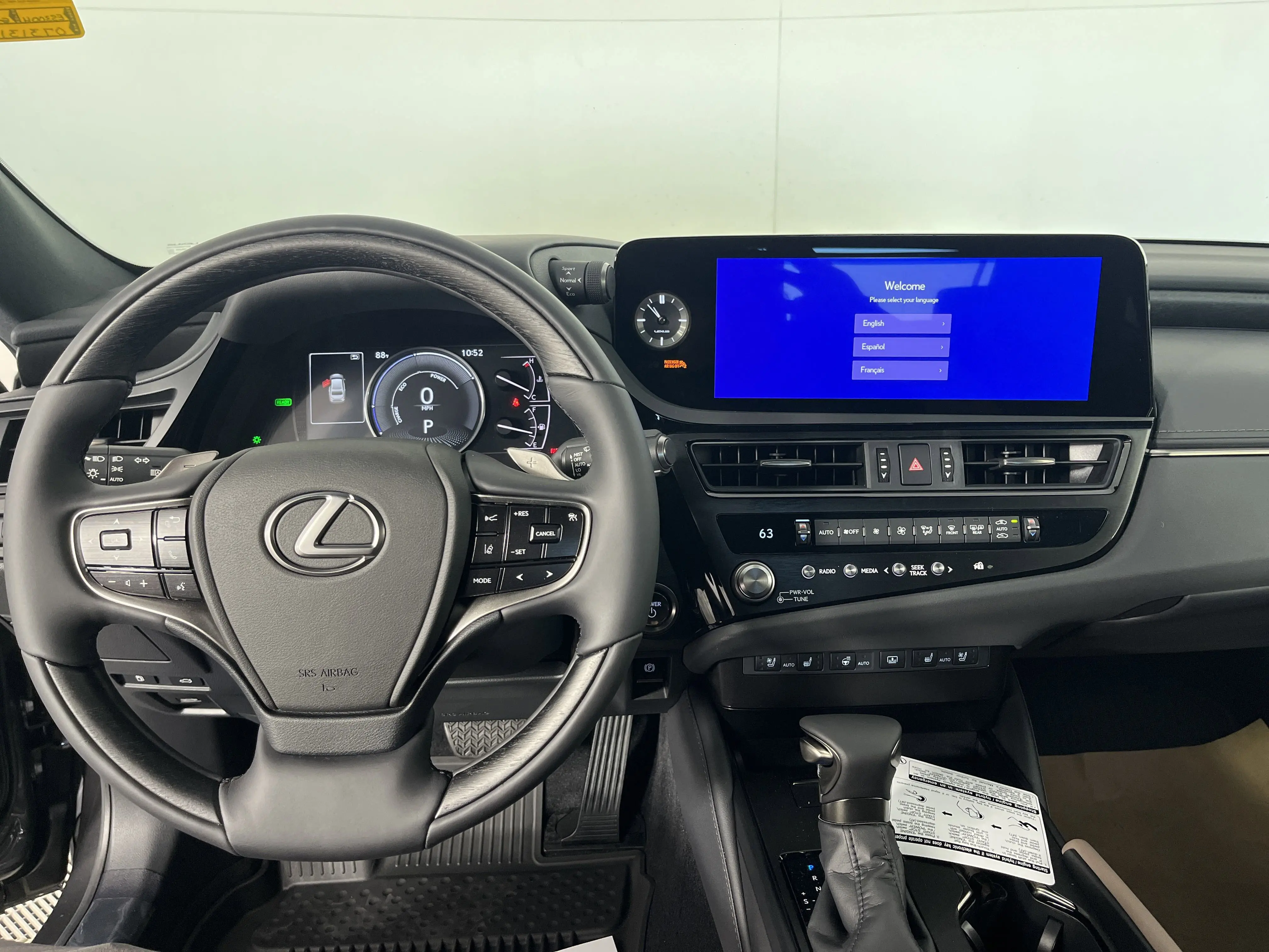 2025 Lexus ES 300h Ultra Luxury photo 3