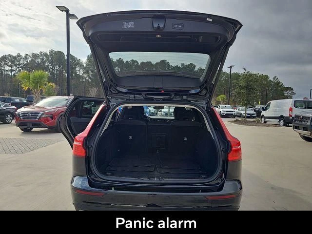 2025 Volvo - image 21