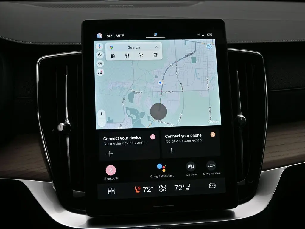 2025 Volvo - image 13