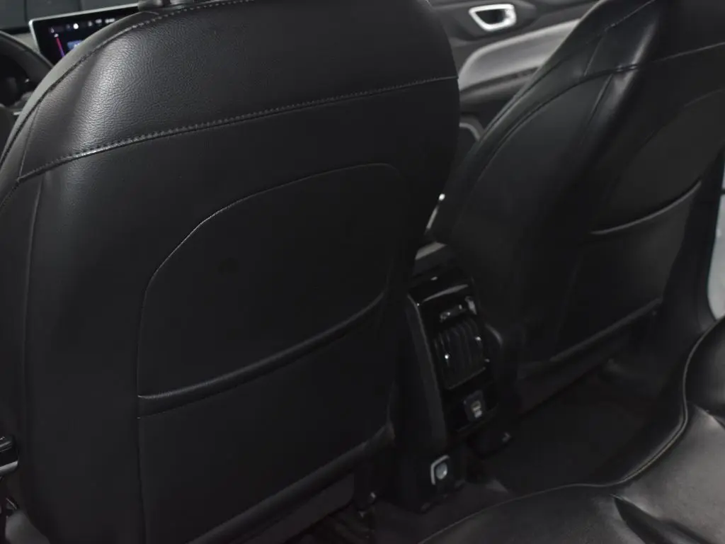2023 Jeep Compass Latitude photo 17