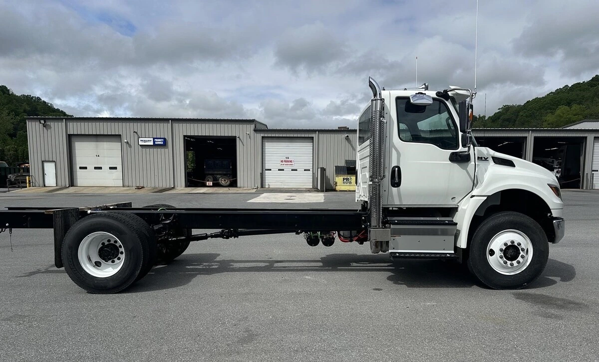 2025 International MV - image 5