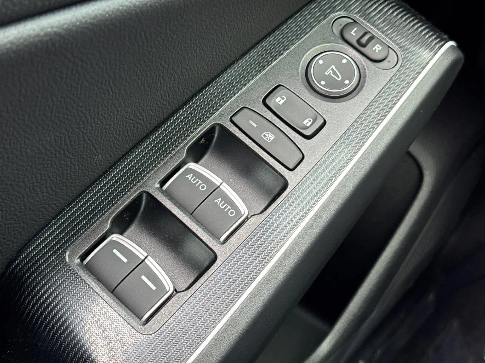 2025 Honda Civic Hybrid Sport Touring photo 24