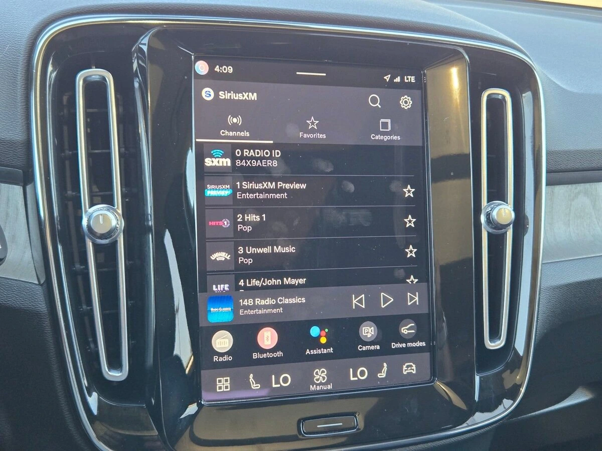 2023 Volvo - image 24