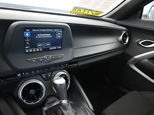 2023 Chevrolet Camaro 1LT photo 16