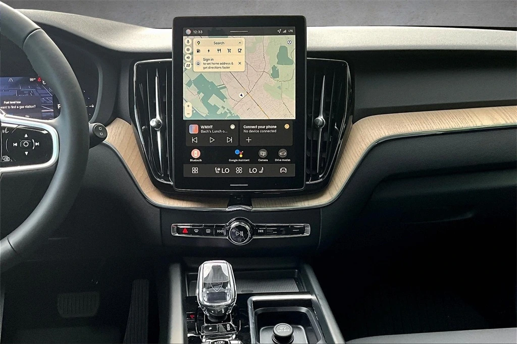 2026 Volvo - image 6