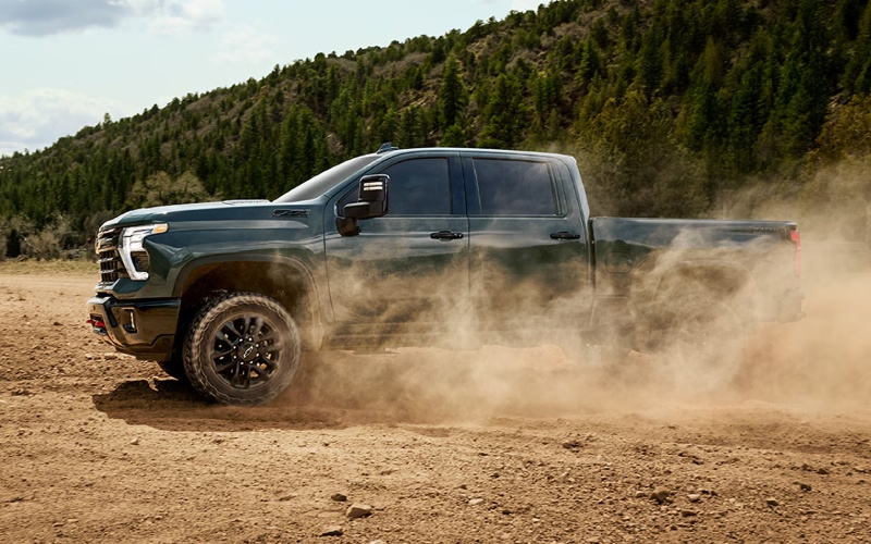 Which 2026 Chevrolet Silverado 2500 HD Trailering Cameras Are Most Helpful around Monroe, MI?