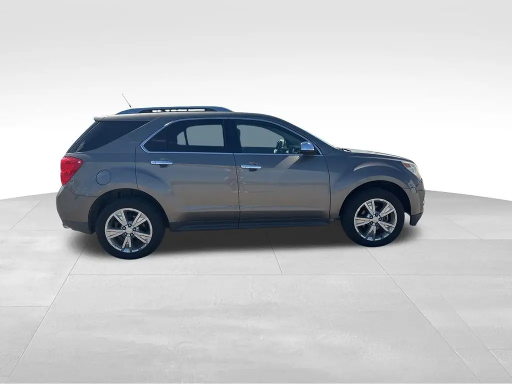 2010 Chevrolet Equinox LTZ photo 3