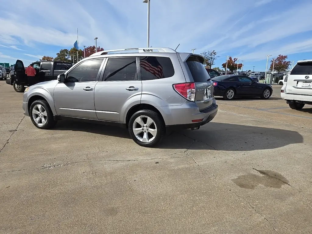 2011 Subaru Forester 2.5XT Touring photo 3