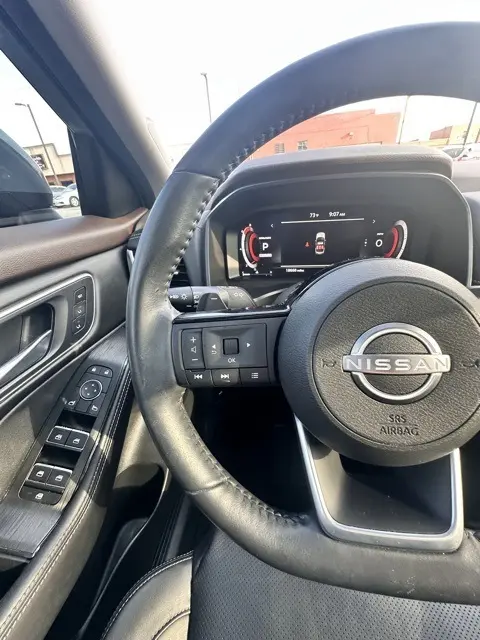 2023 Nissan Rogue Platinum photo 16