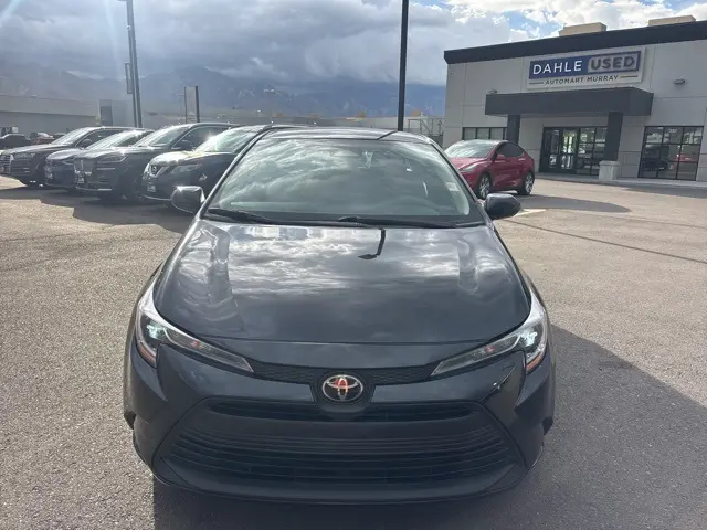 2023 Toyota Corolla LE photo 2