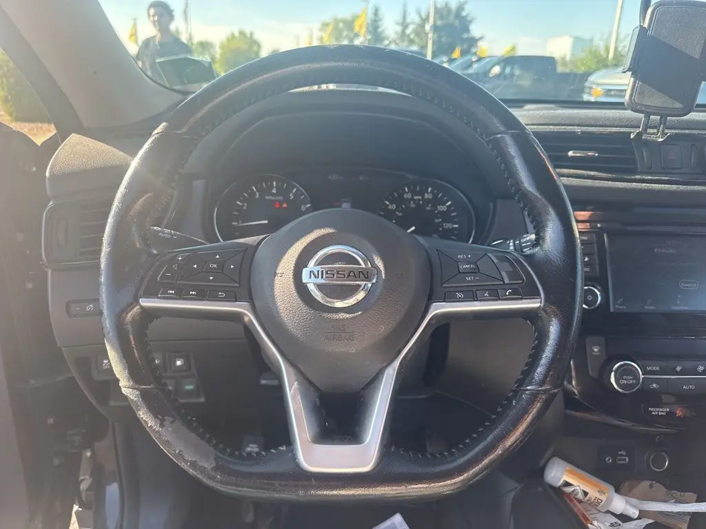 2020 Nissan Rogue SV photo 24